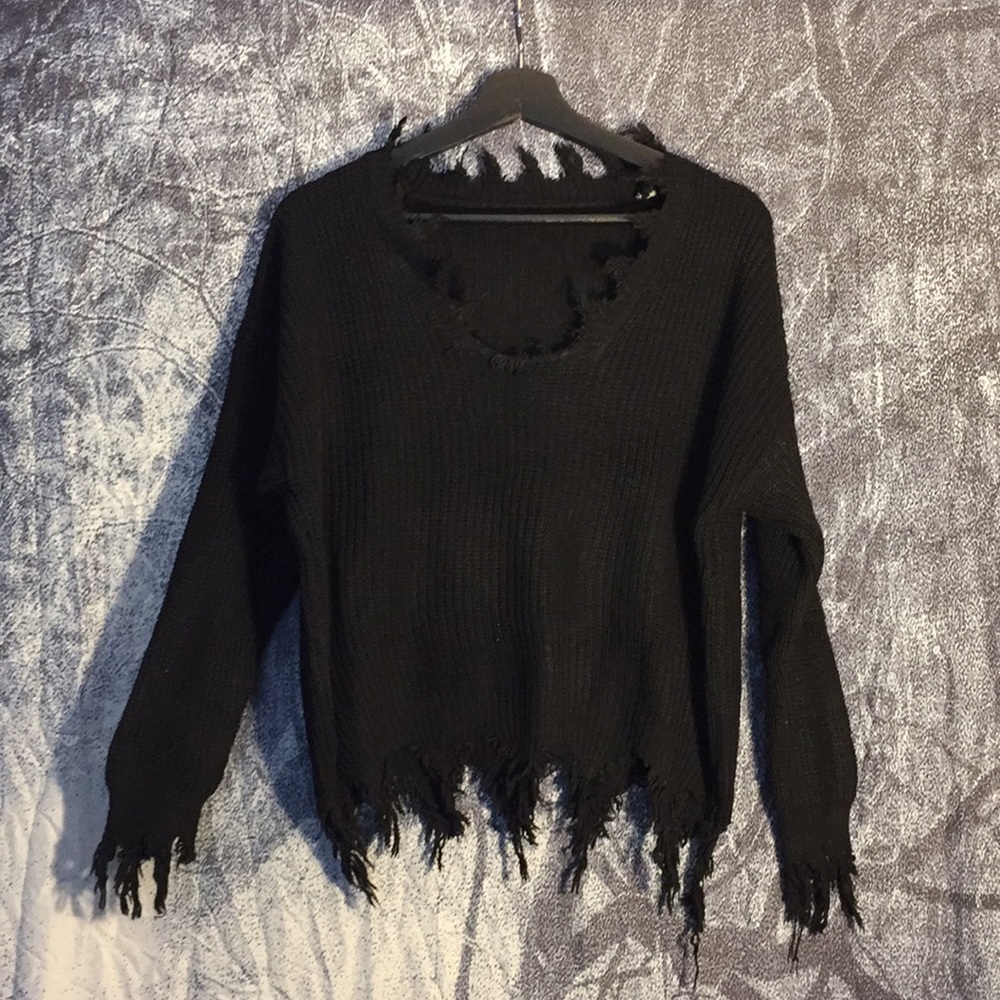 Frayed knit cropped sweater. Witchy punk style